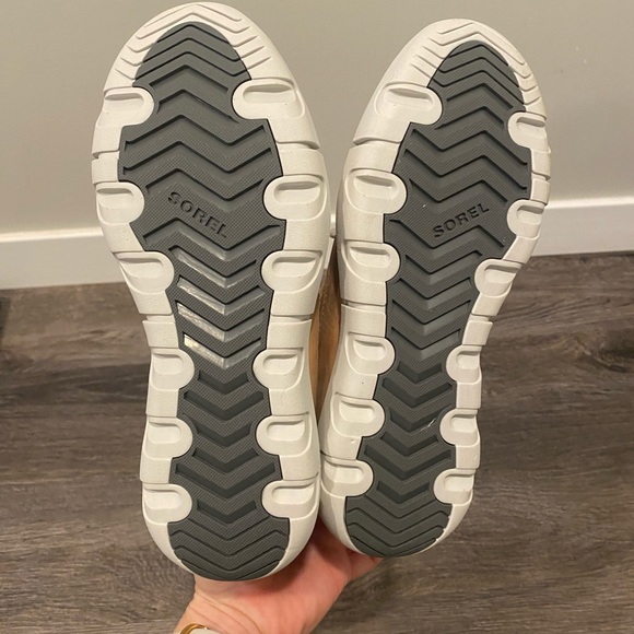 BRAND NEW Sorel Joan Felt winter boots size 8. Never worn - Picture 2 of 5